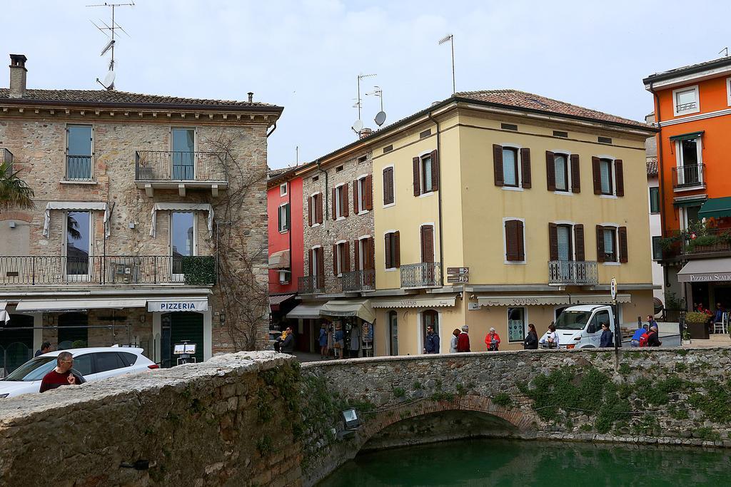 Aurora Sirmione Appartamenti Exterior foto